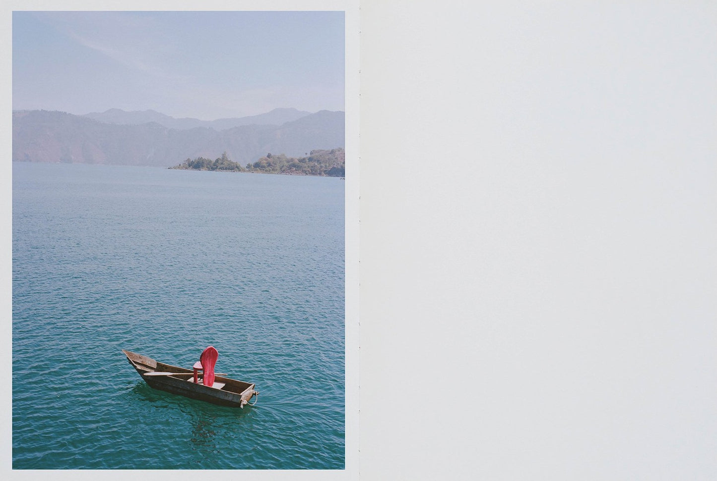 VIAJE A LOS AMULETOS | ANDRES ALTAMIRANO & AGNES STUDIO