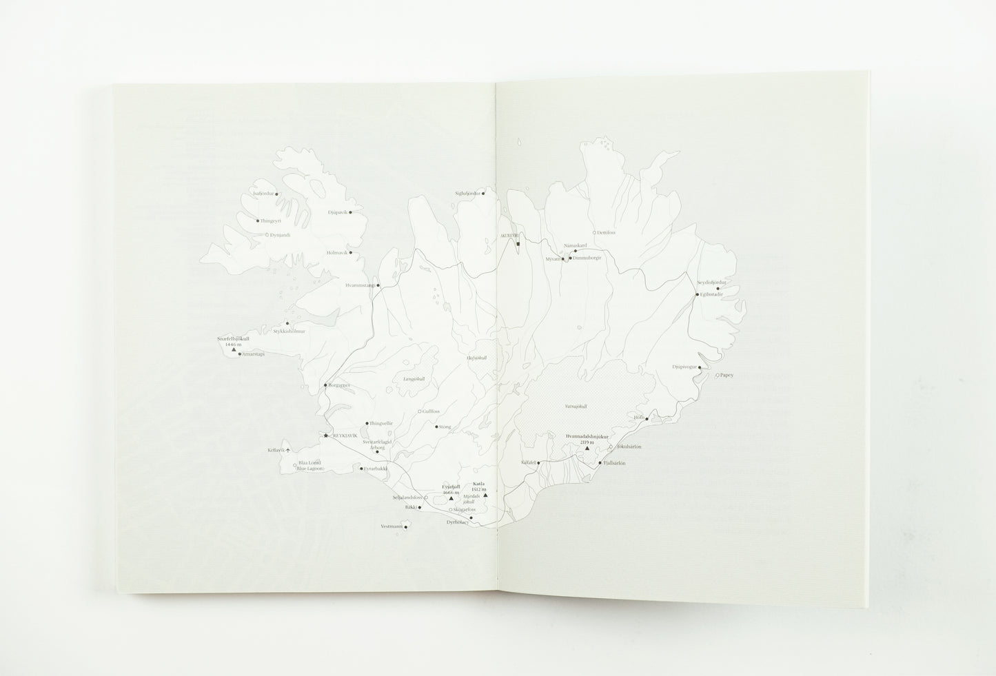 TUTTA LA SOLITUDINE CHE MERITATE - VIAGGIO IN ISLANDA | CLAUDIO GIUNTA, GIOVANNA SILVA