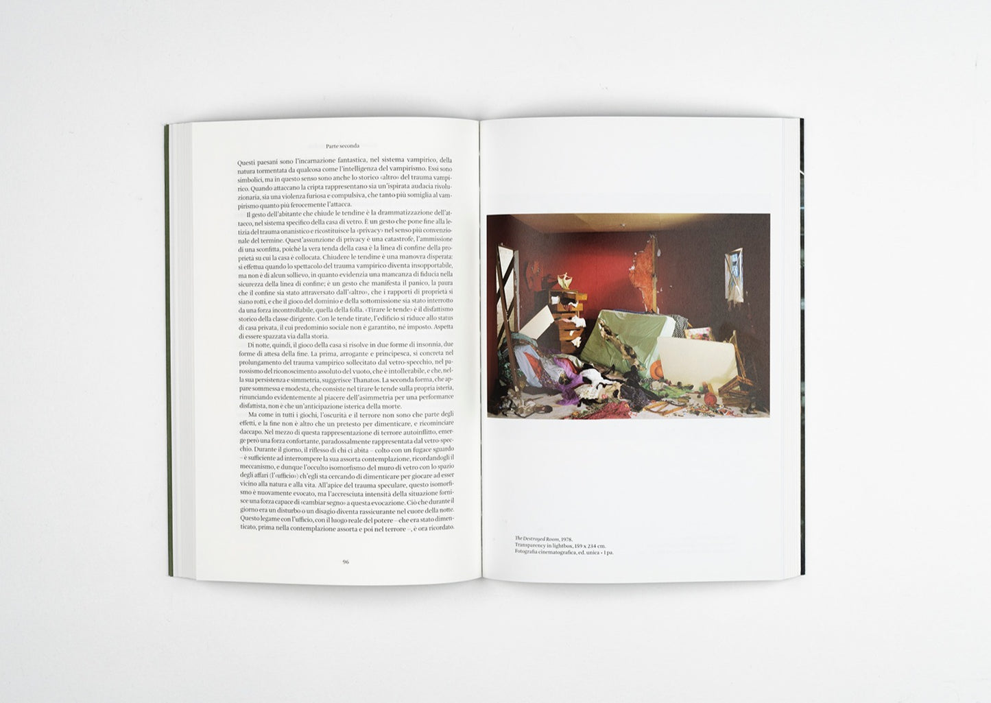 GESTUS - SCRITTI SULLA FOTOGRAFIA E SULL'ARTE | JEFF WALL